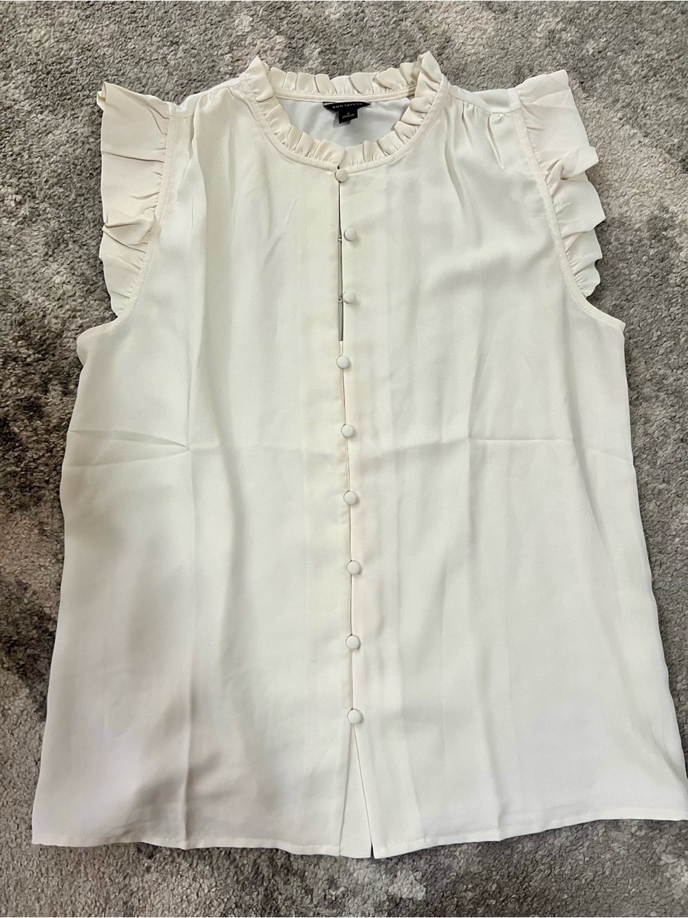 Like NEW! Ann Taylor Ivory Ruffle Cap-Sleeve Button Front Blouse